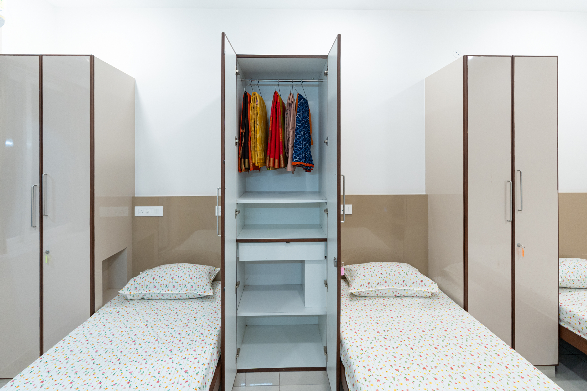 Spacious Cupboard Storage - Ladies hostel in Saravanampatti Coimbatore