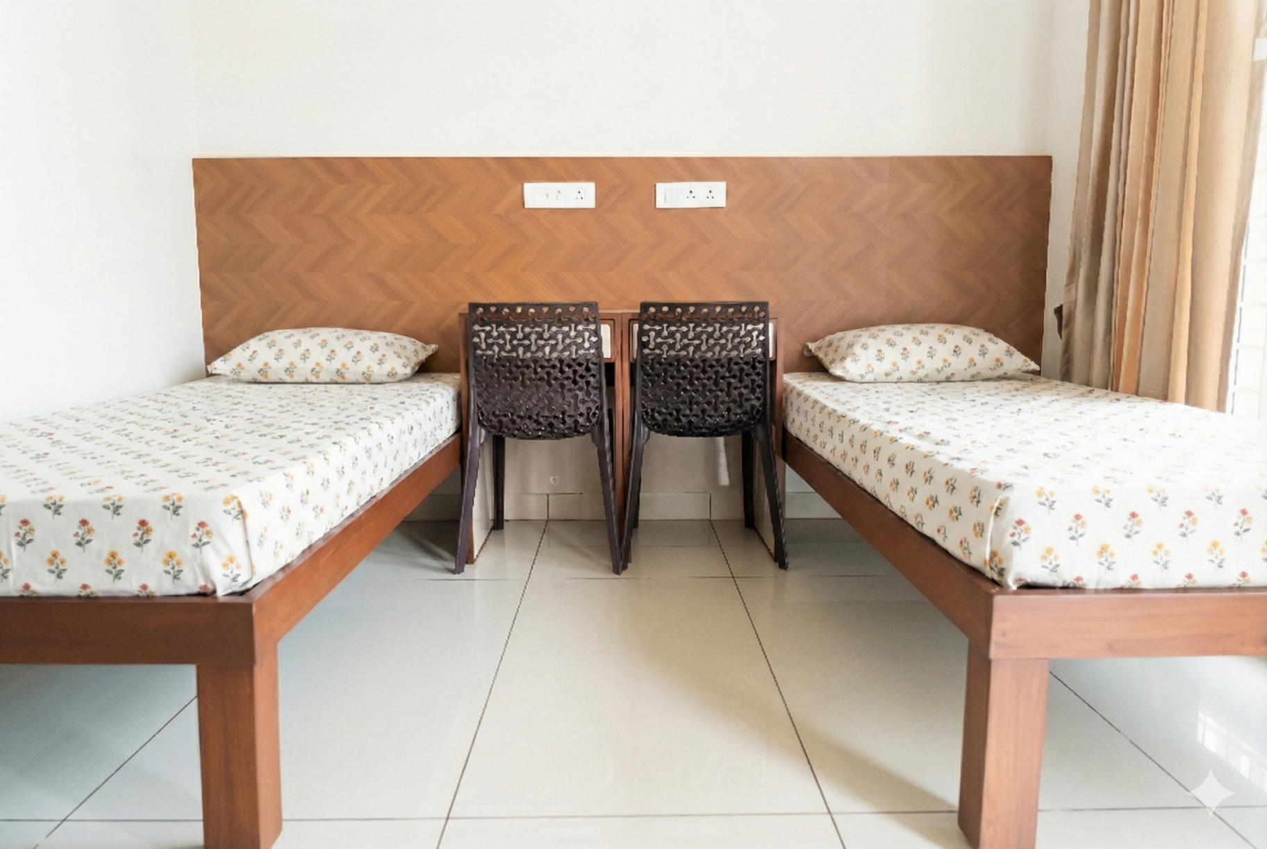 Deluxe Twin Sharing Room - Ladies hostel in Saravanampatti Coimbatore